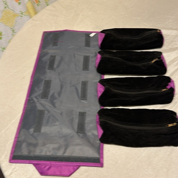 JM New York Velvet Travel Bag - Picture 4 of 8